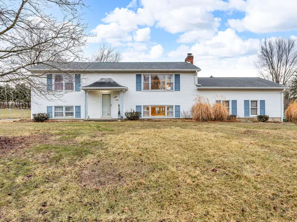 1307 Winston Dr, Jackson, MI 49203