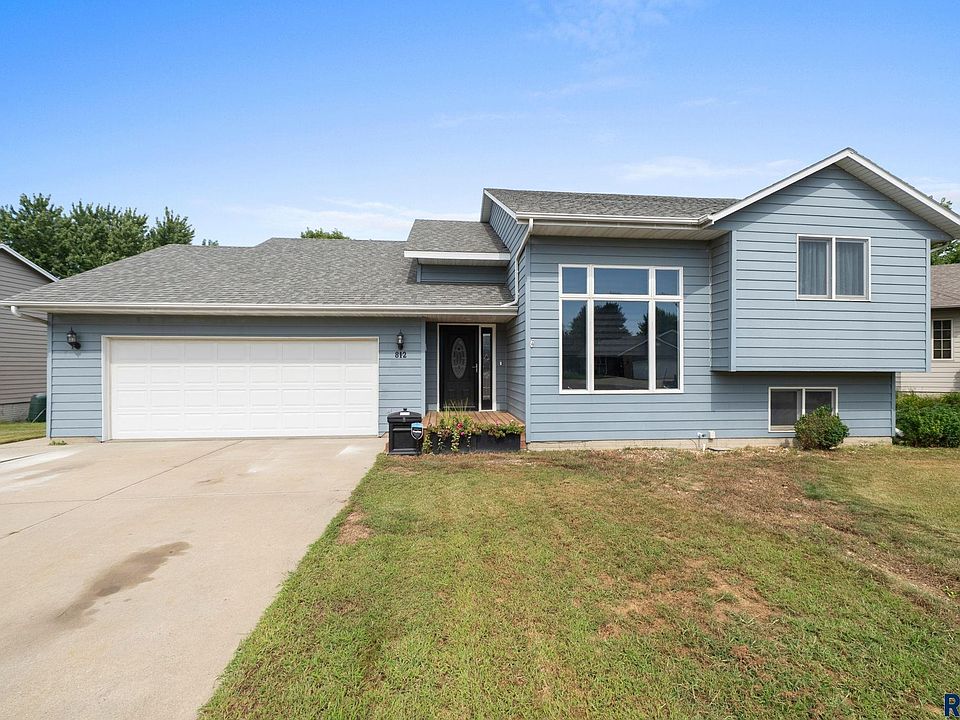 1st image of 812 E Heatherwood Cir