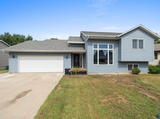 812 E Heatherwood Cir, Brandon, SD 57005