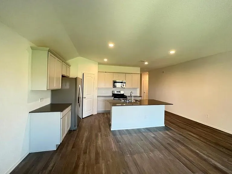 5037 Almond Terrace Dr — Photo 4