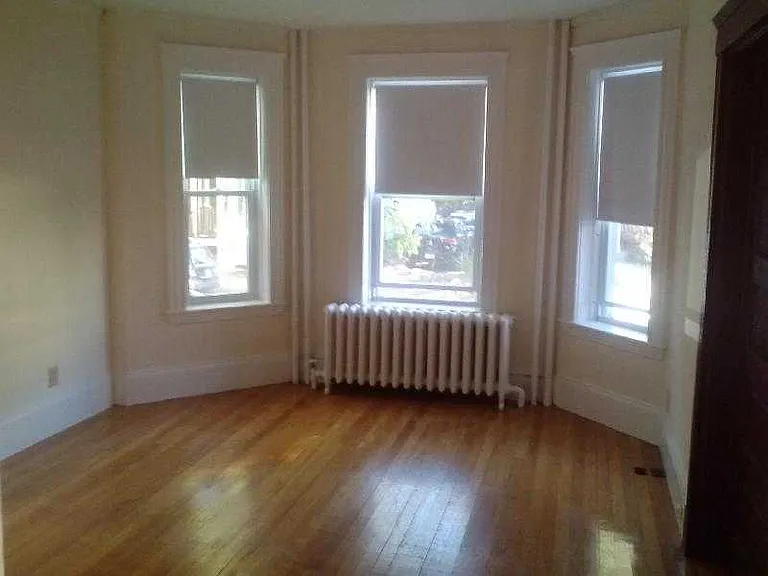 Fairfield St — Photo 24