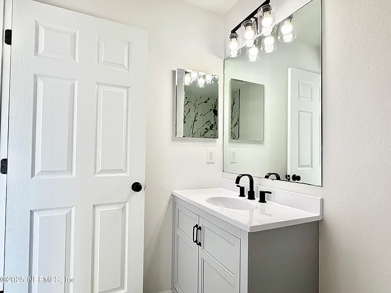 13424 English Peak Ct — Photo 17