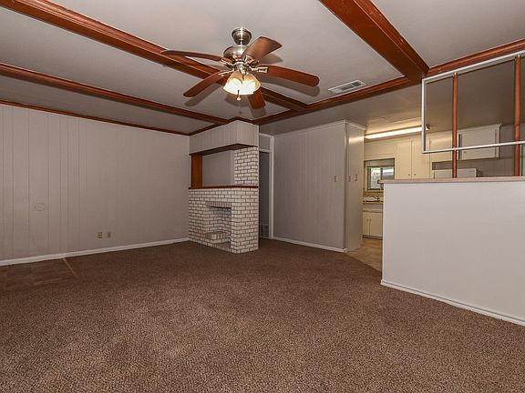 2nd image of 2517 Broadview St