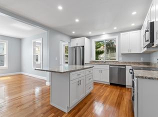 52 Crescent St FLOOR 1, Swampscott, MA 01907