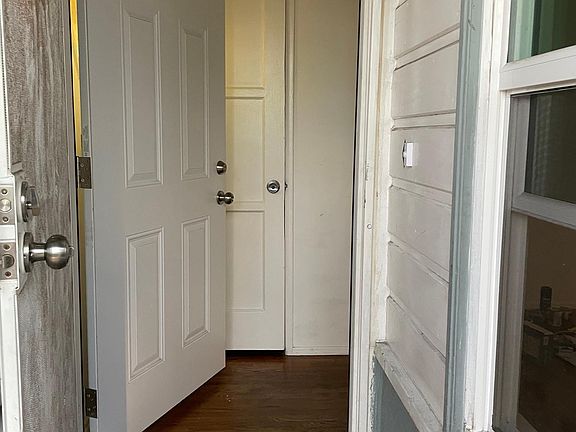 2nd image of 120 Paloma Ave #1