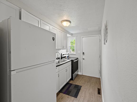 4th image of 1353 Barnett Rd