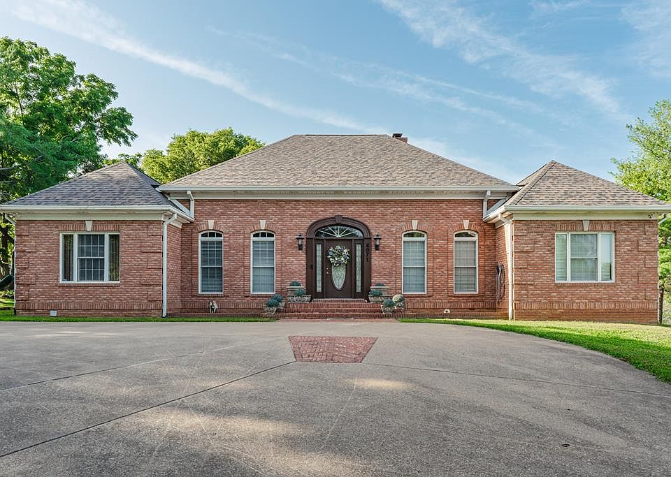 1st image of 4071 Shady Hollow Dr