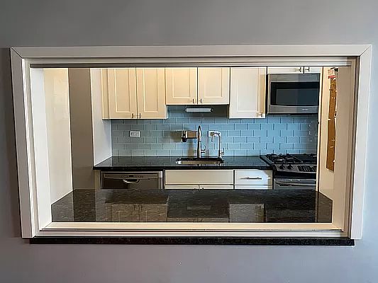 4th image of 2928 W 5th St APT 10R