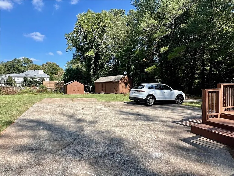 4005 Shallowford Rd — Photo 21