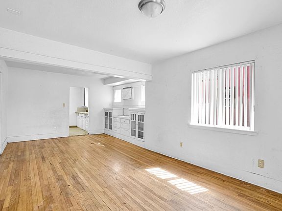 5th image of 1026 N Arthur Ave
