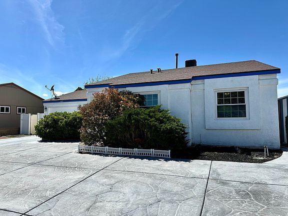 4th image of 1881 Clearwater Loop NE