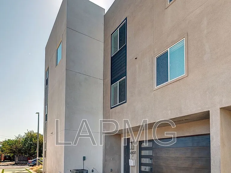 4507 Saturn St #1/2 — Photo 23
