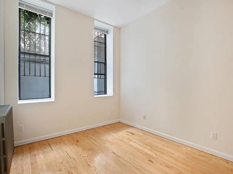 529 E 13th St #1A — Photo 4
