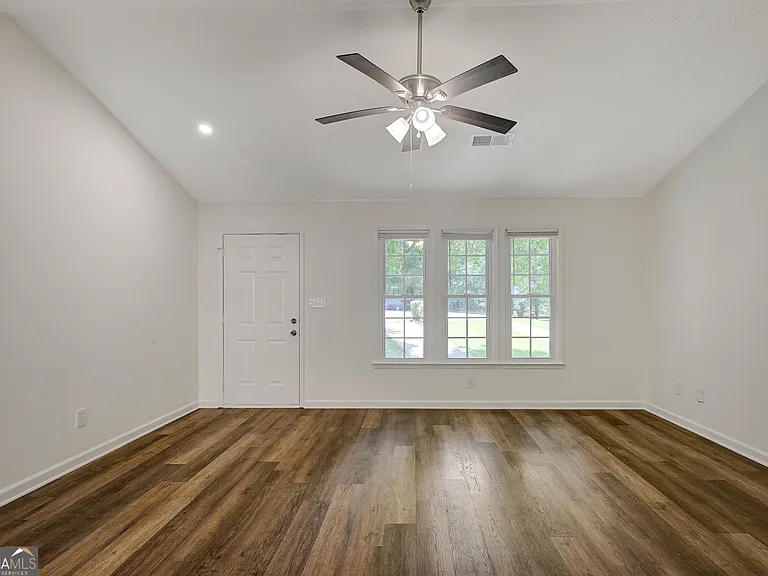 220 Fontaine Way — Photo 10