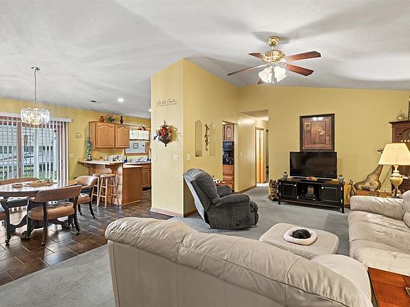 2nd image of 398 Bluegrass Dr