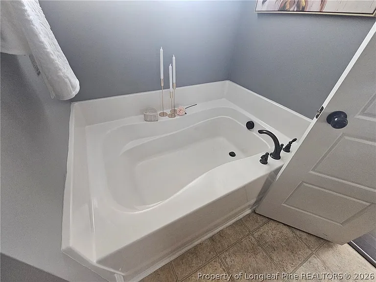 305 Bedfordshire Pl — Photo 22