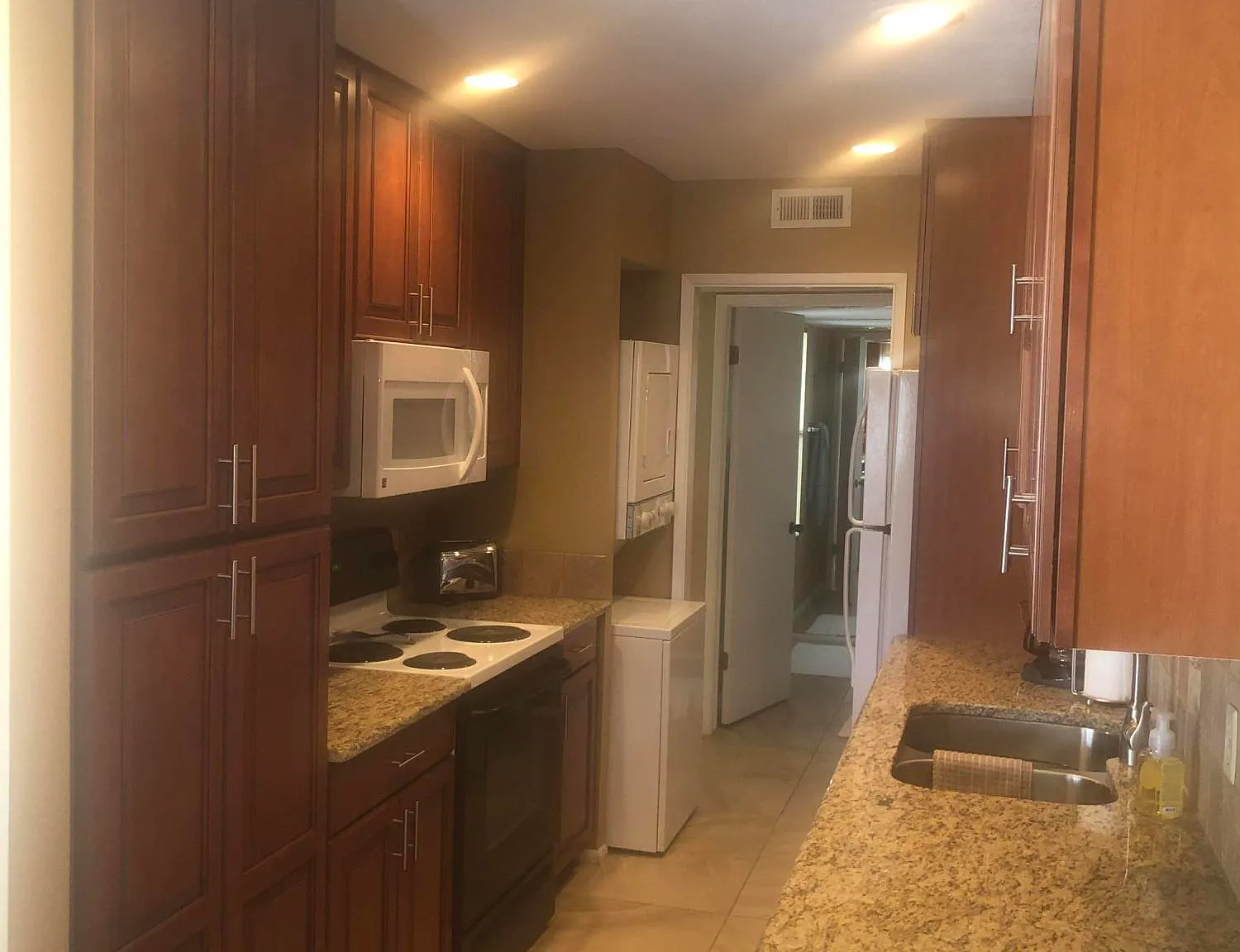 2 bed, 2.0 bath, 1153 sqft, $2,000 — Photo 4