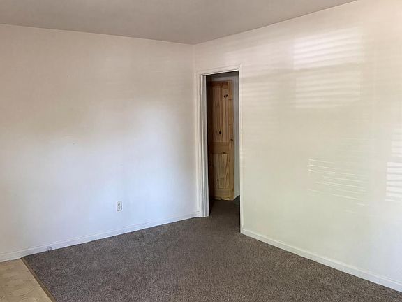 4th image of 3926-3924 Ivy St
