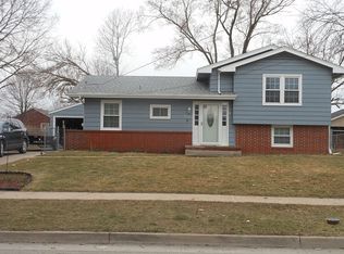 850 3rd St, Waukee, IA 50263