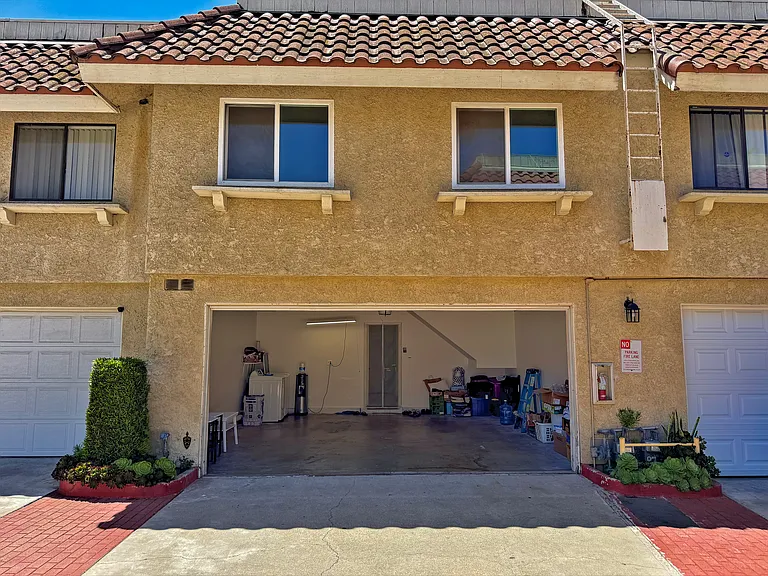1671 E Kingsley Ave #B — Photo 6