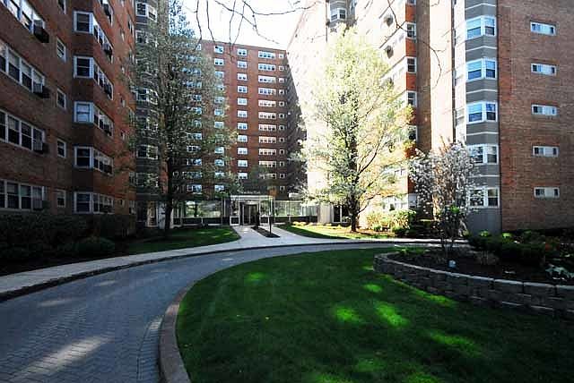 1st image of 4950 N Marine Dr APT 501
