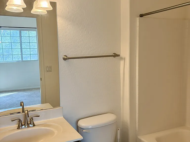 455 S Mesa Dr — Photo 8