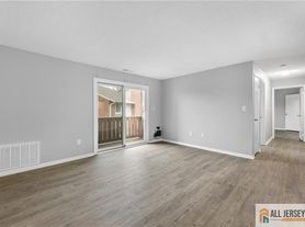 2415 Ravens Crest Dr, Plainsboro, NJ