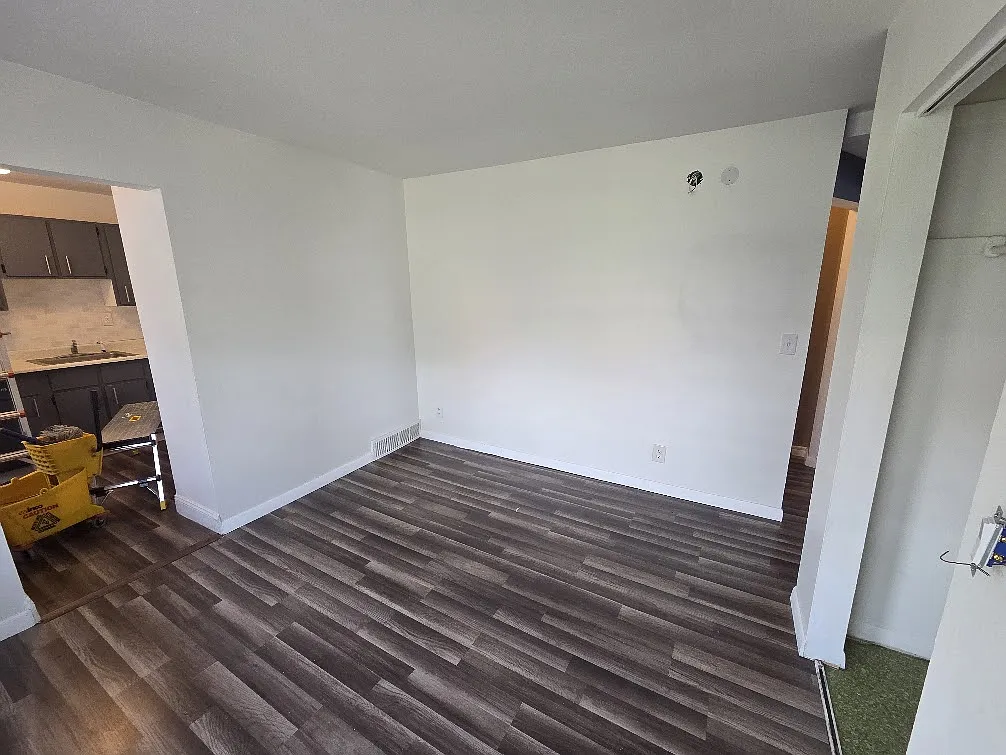 2 bed, 800 sqft, $1,200 — Photo 2