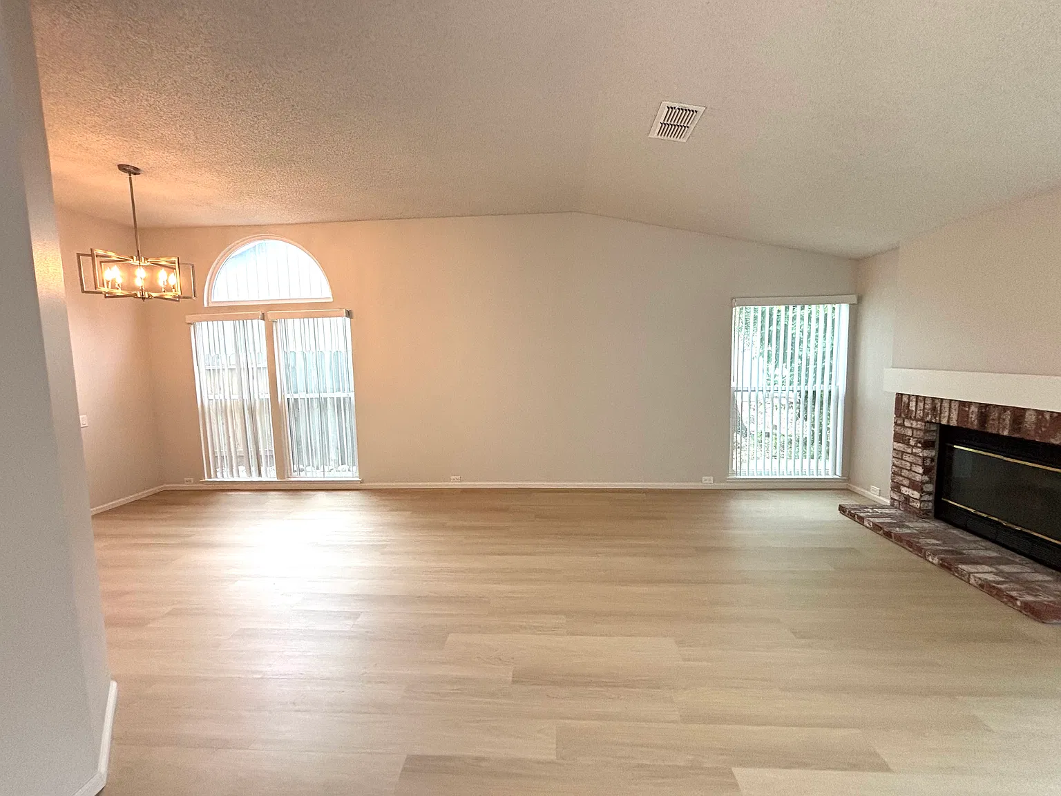 3 bed, 1614 sqft, $3,000 — Photo 3