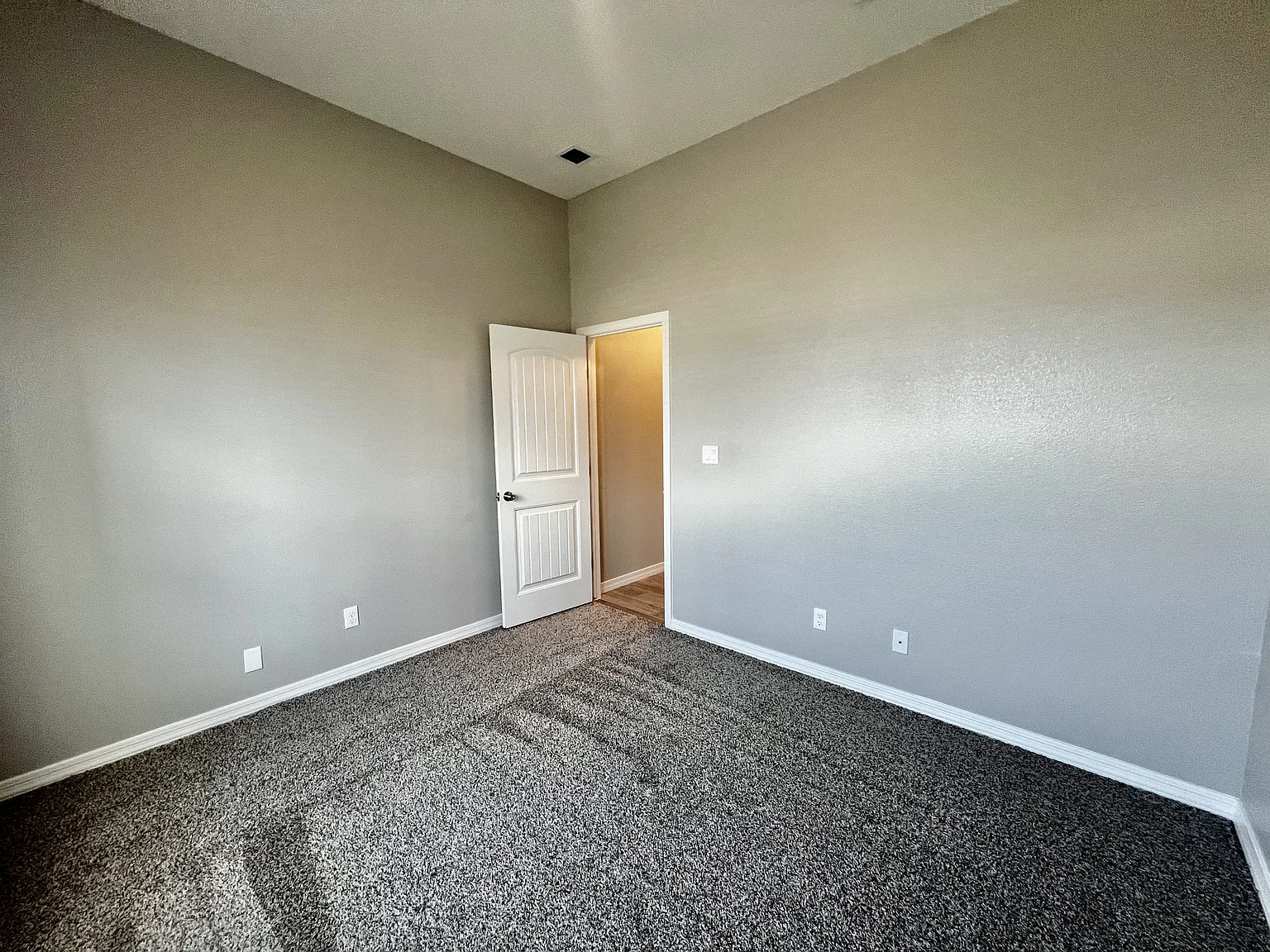 11365 Hidalgo - 1 — Photo 3