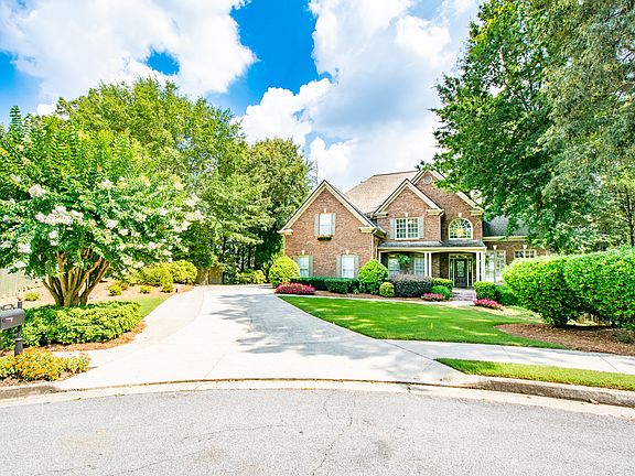 2nd image of 460 Highland Gate Cir