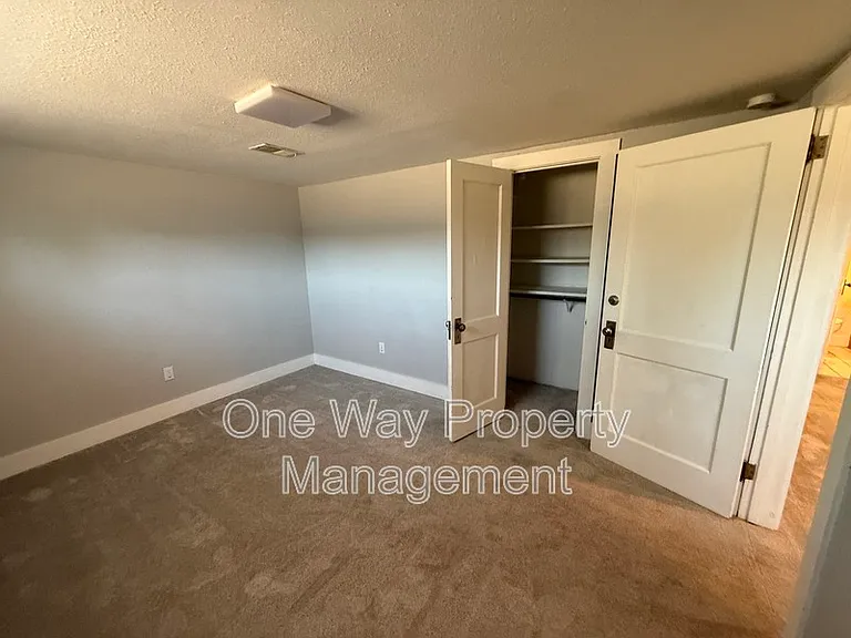804 11th St #1 — Photo 17