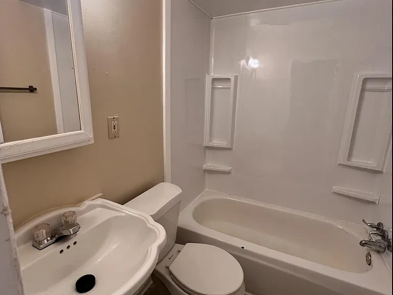 629 Buckingham Ave — Photo 9