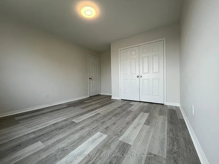 343 Edgehill Dr #UPPER — Photo 19