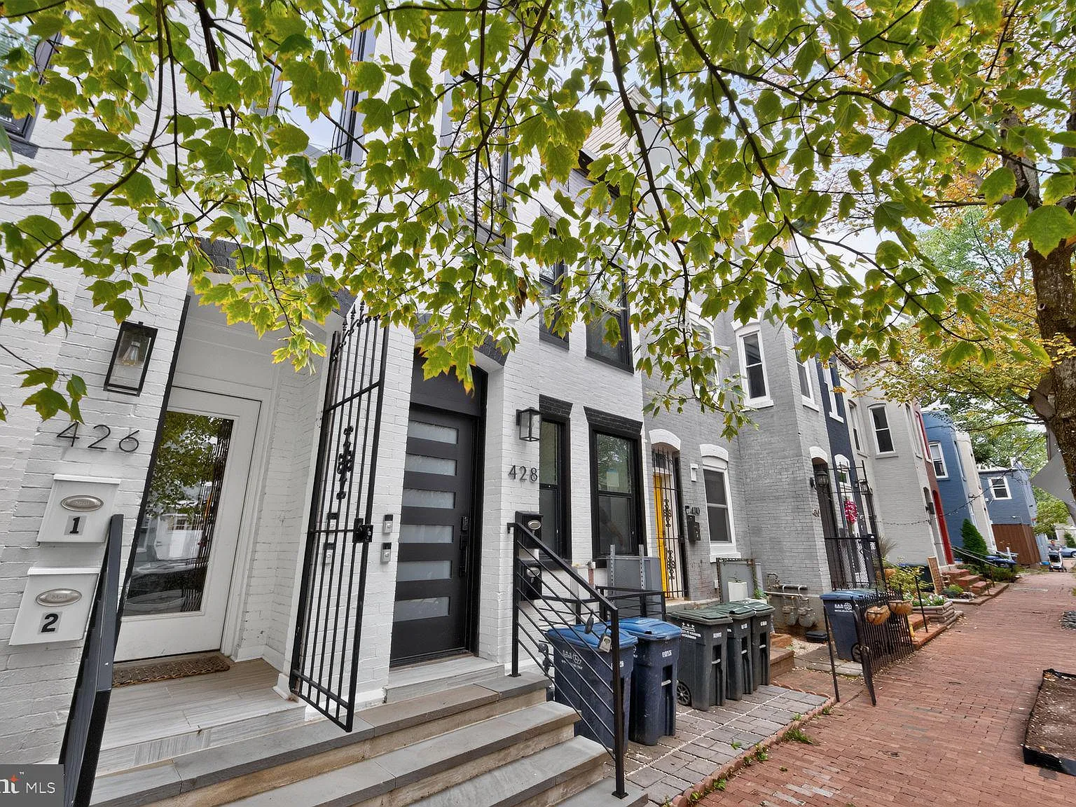 3 bed, 3.0 bath, 1707 sqft, $5,100 — Photo 1