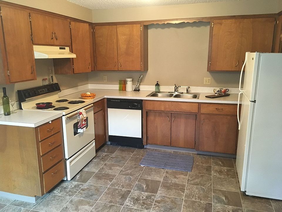 1st image of 913 S 42nd Ave APT D