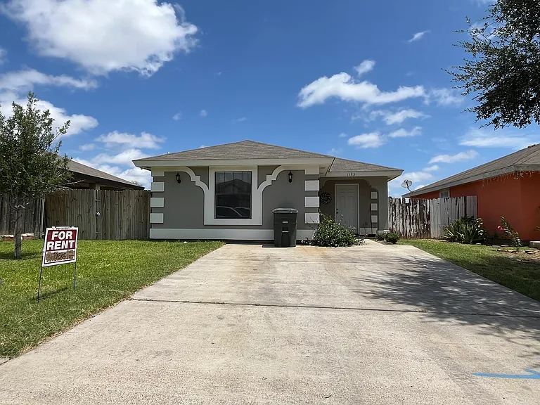 1173 Savannah Loop — Photo 1