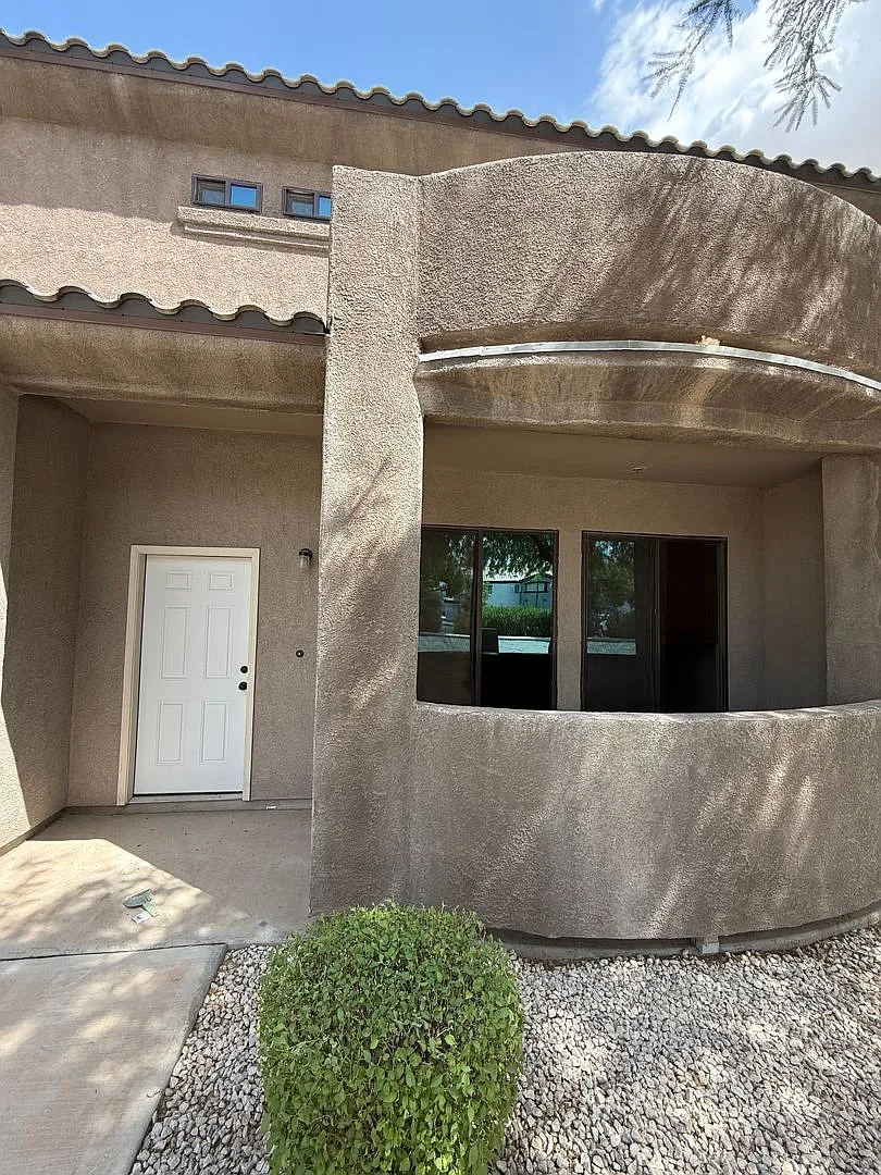 Luxury Eldorado Condo For Rent — Photo 2