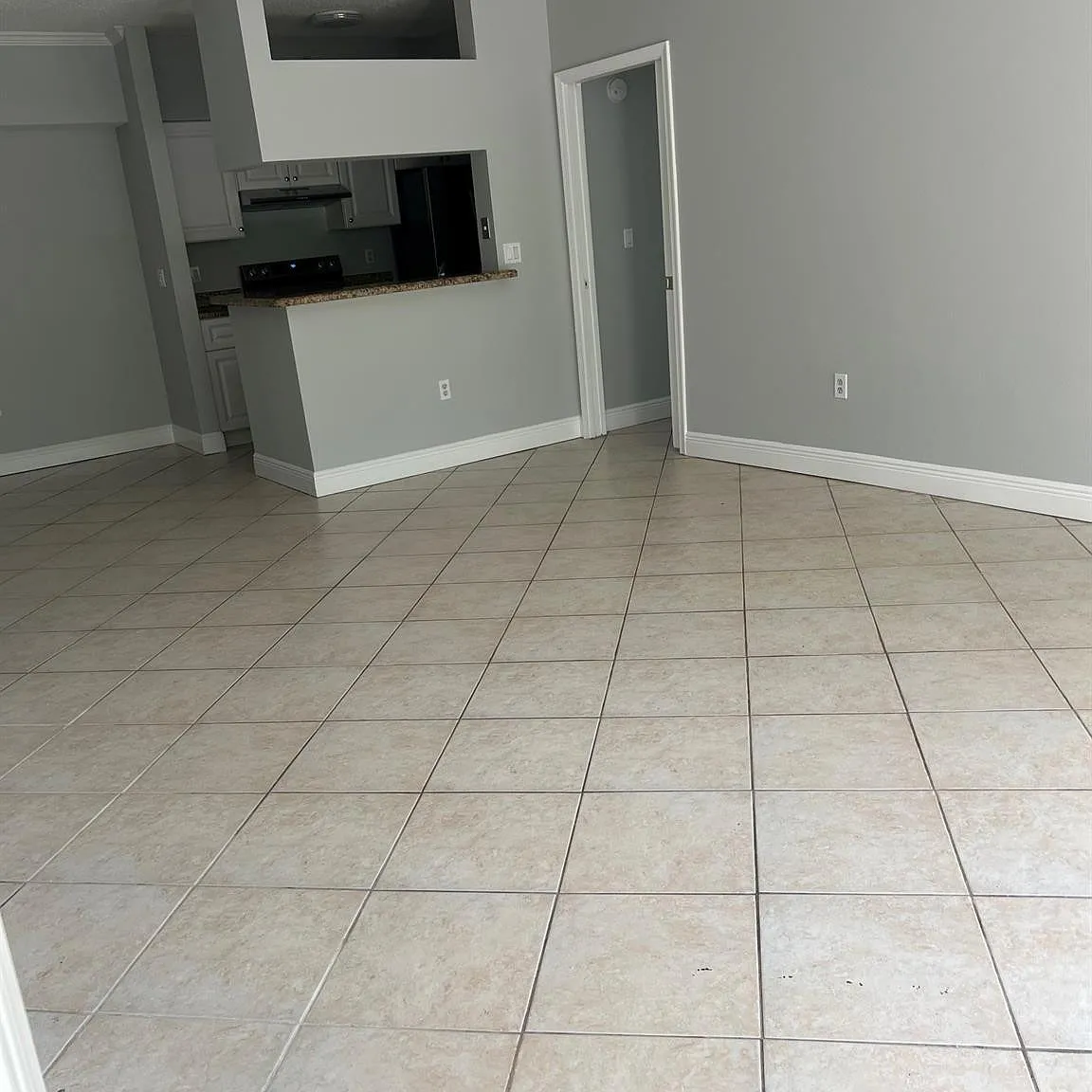 3 bed, 2.0 bath, 1255 sqft, $2,500 — Photo 2