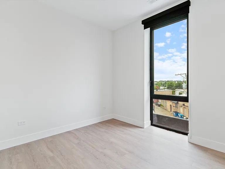 3140 Clybourn — Photo 72