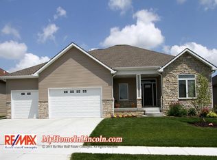 8718 Angeline Ct, Lincoln, NE 68526