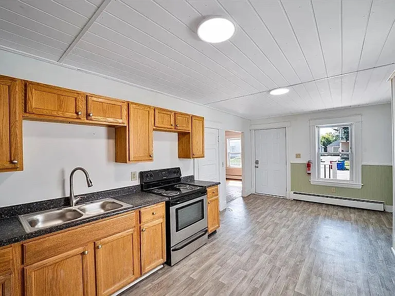 306 Colchester Ave — Photo 1