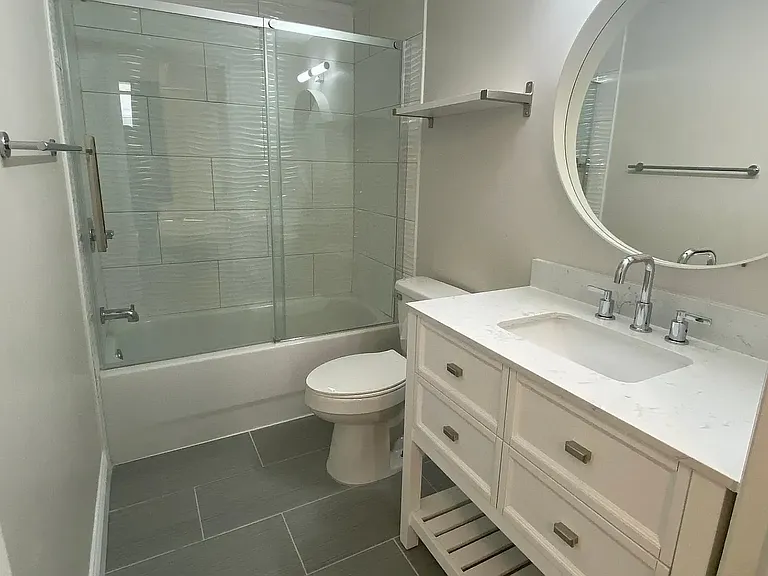 2515 SW 35th Pl #114 — Photo 10