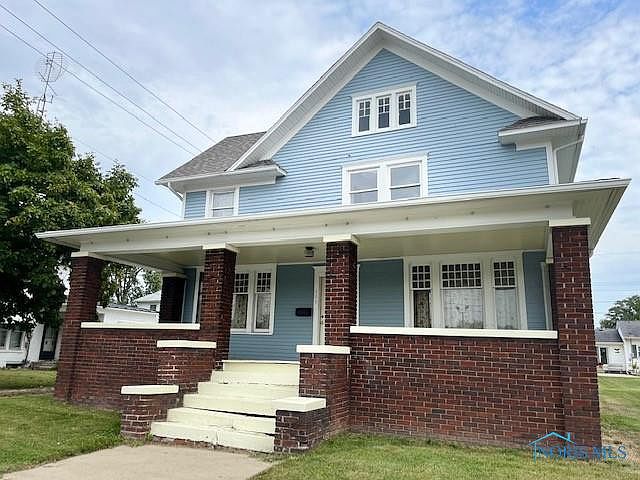 1st image of 609 N Clinton St