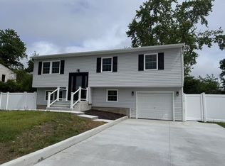 495 Hawkins Rd #1, Selden, NY 11784