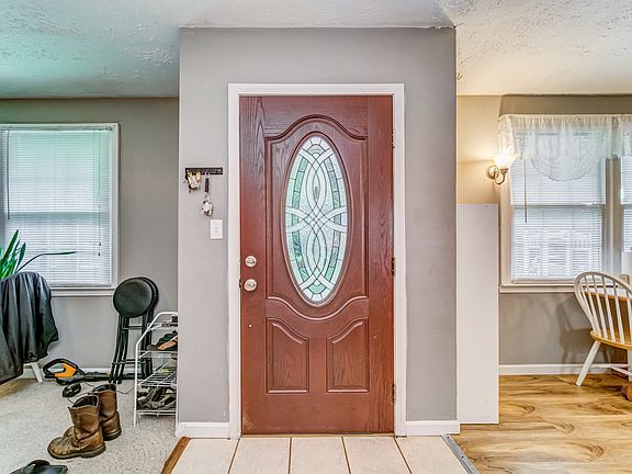 3rd image of 2542 Norwood Dr