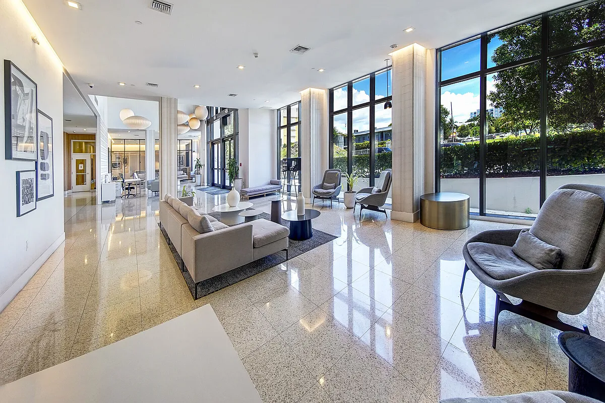Building Photo - The Vibe Miami