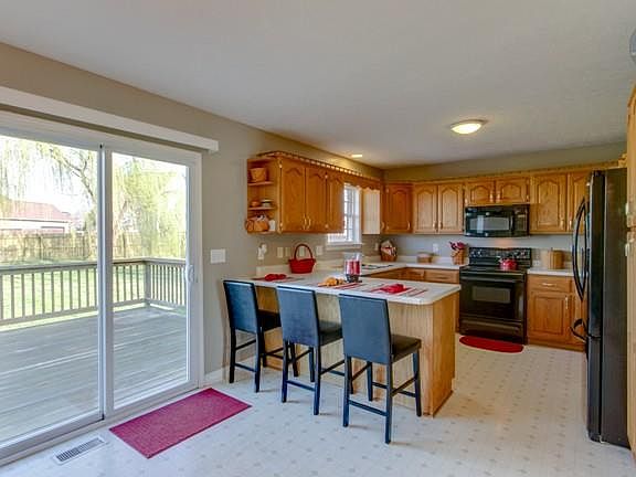 5th image of 189 Blueberry St