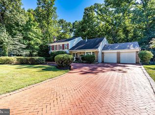 8437 Briar Creek Dr, Annandale, VA 22003