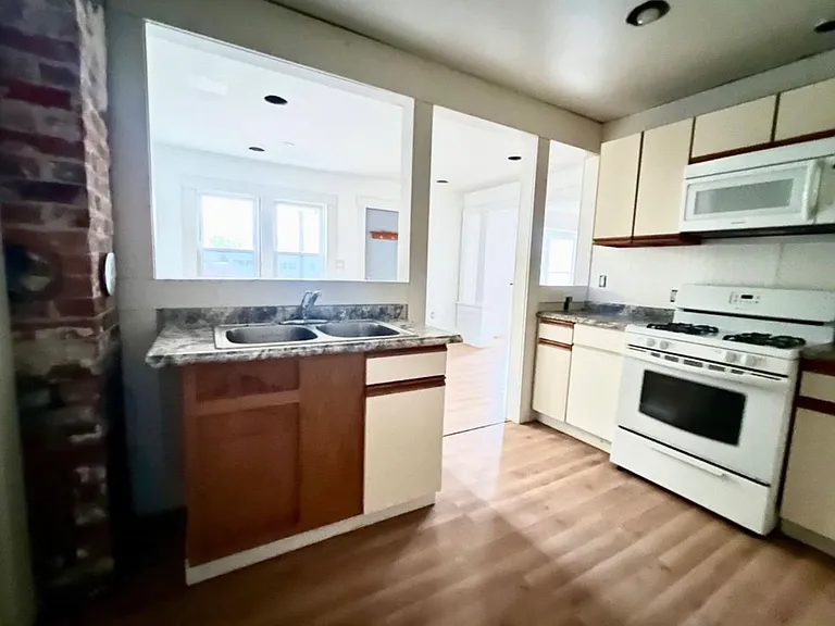 303 Chicago St — Photo 7